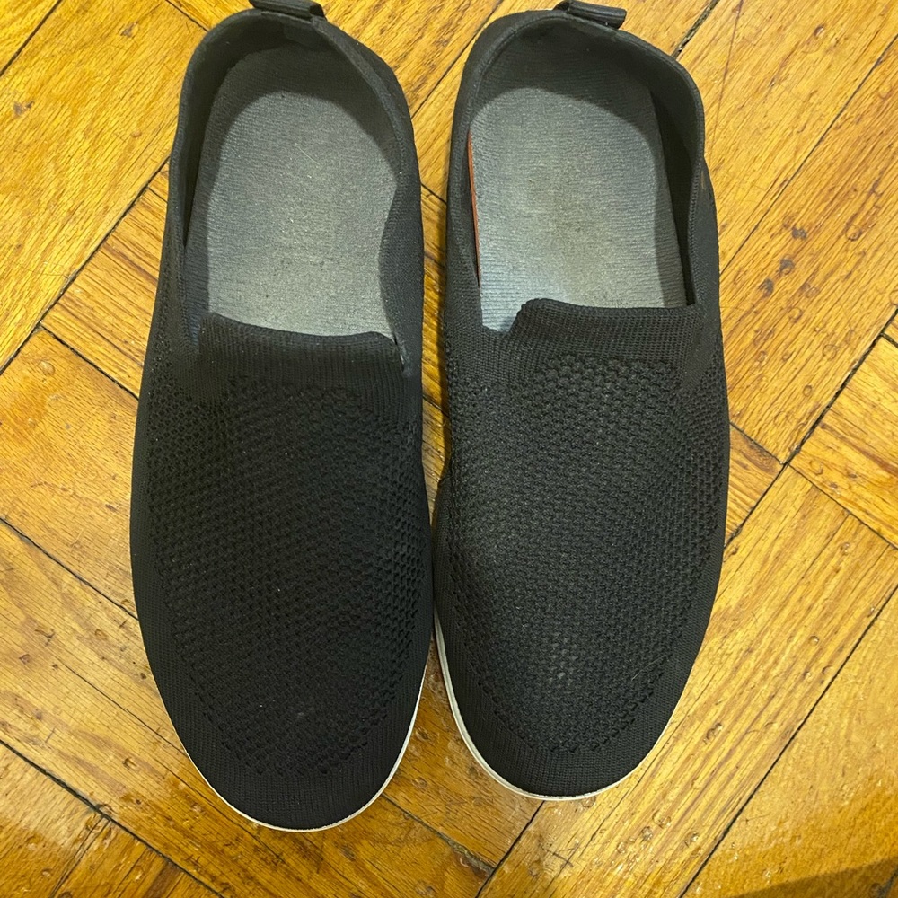 SUAVS The Barton Jet Black White size 8